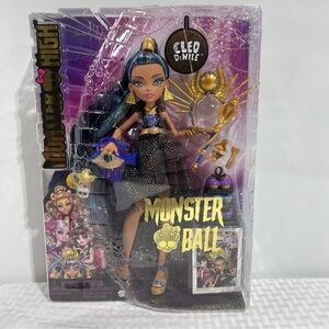 2022 Monster High Monster Ball Cleo De Nile Doll & ACCESSORIES.  BRAND NEW